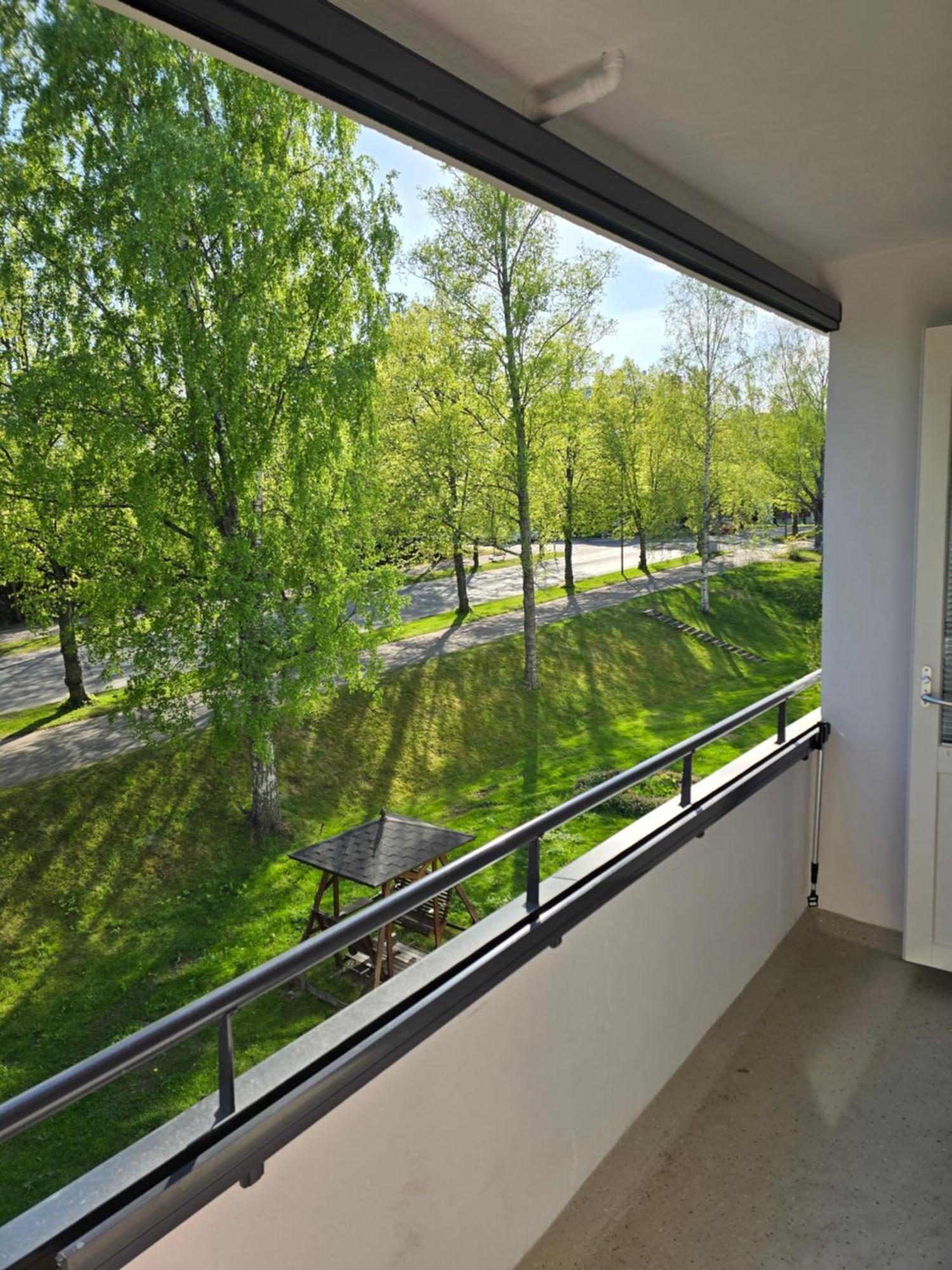 Avara Ja Kodikas Huoneisto Parvekkeella Heinola Exterior photo